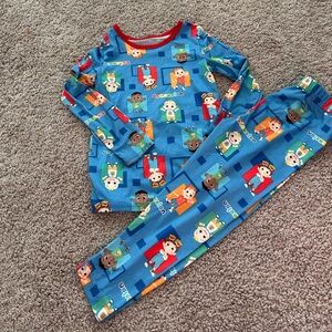 CoComelon Boys Blue & Red PJ Set

Size 2/3T